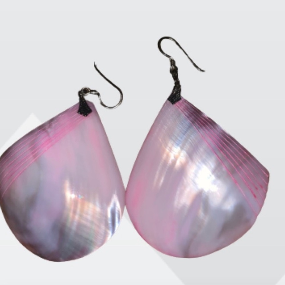VINTAGE sterling silver mother of pearl shell earrings. STUNNING!